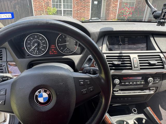 Photo of 2012 White BMW X5