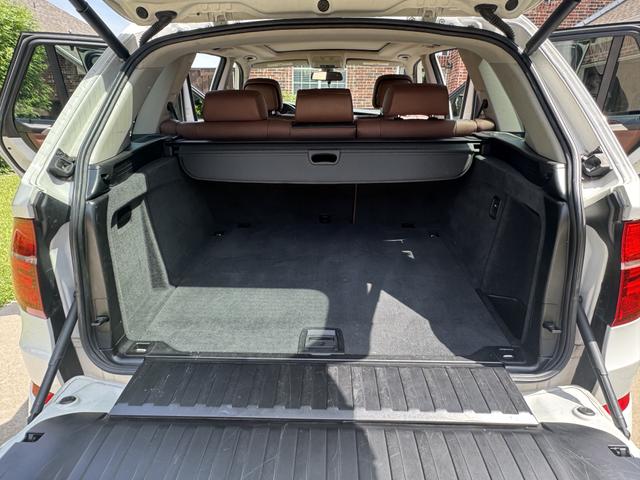 Photo of 2012 White BMW X5