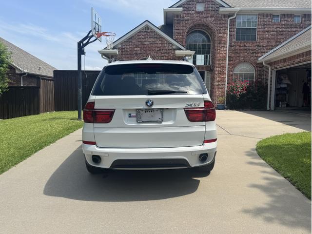 Photo of 2012 White BMW X5