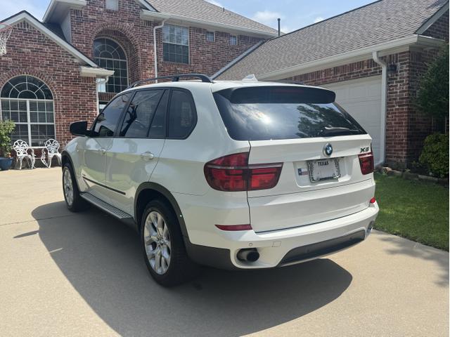 Photo of 2012 White BMW X5