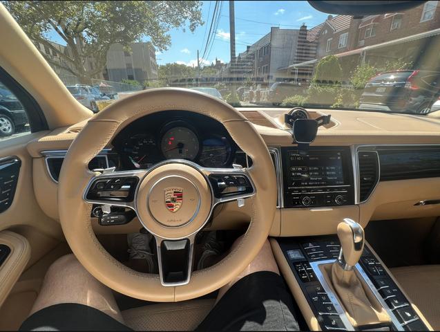 Photo of 2015 Gray Porsche Macan
