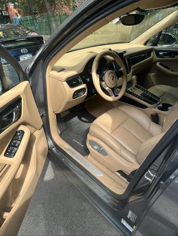 Photo of 2015 Gray Porsche Macan