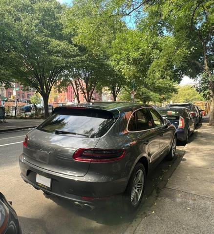 Photo of 2015 Gray Porsche Macan