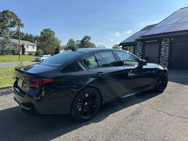 Photo of 2022 Black BMW M5