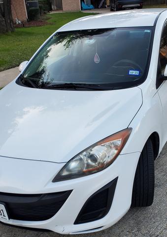 Photo of 2010 White Mazda Mazda3