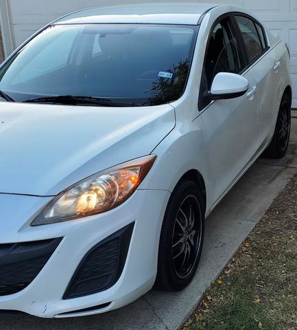Photo of 2010 White Mazda Mazda3