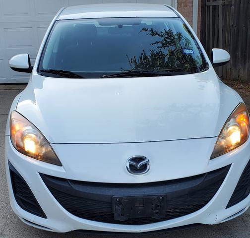 Photo of 2010 White Mazda Mazda3