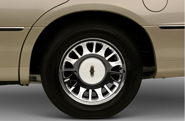 2000 Lincoln Town Car