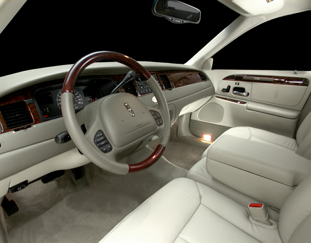 2000 Lincoln Town Car