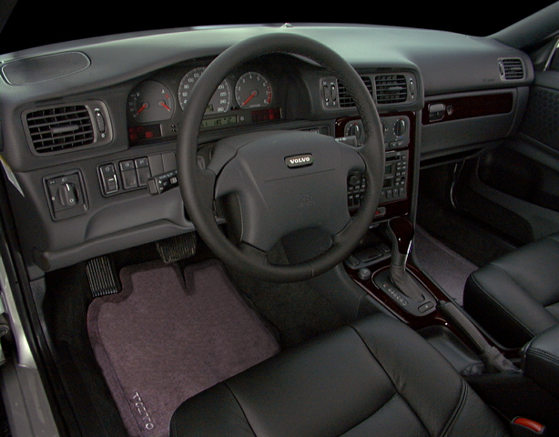 2000 Volvo S70