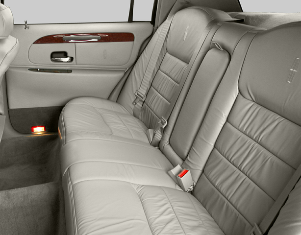 lincoln town car 2002 interior