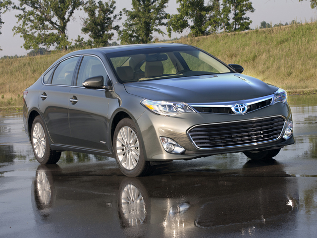 2015 Toyota Avalon Hybrid - Specs, Prices, MPG, Reviews & Photos | Cars.com