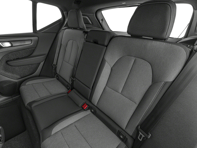 2025 Volvo XC40