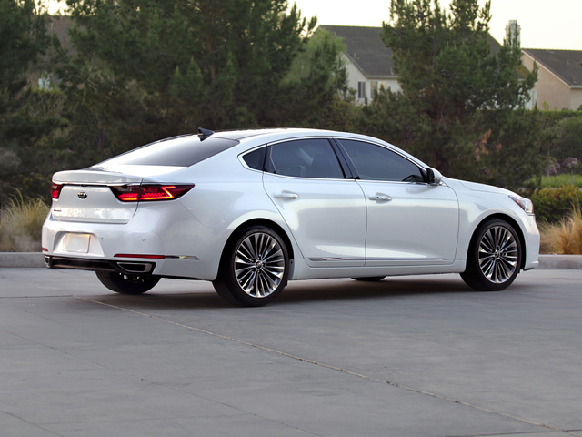 2017 Kia Cadenza