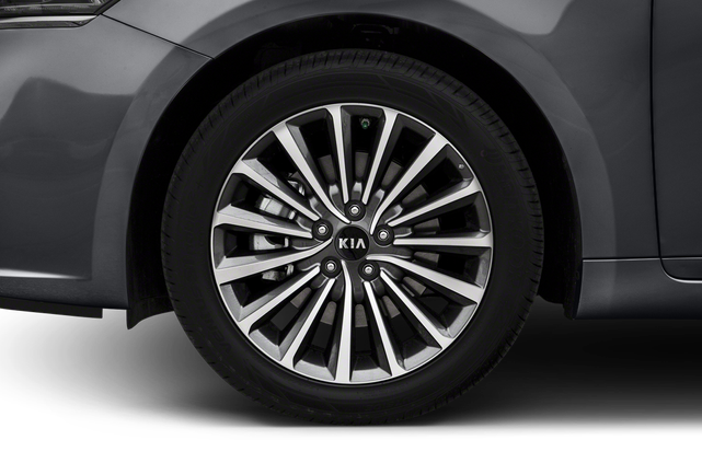 2017 Kia Cadenza