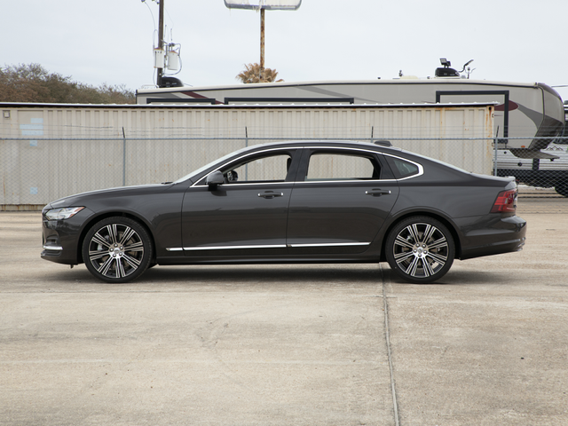 2022 Volvo S90