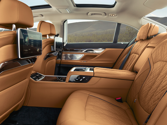 2020 BMW 740