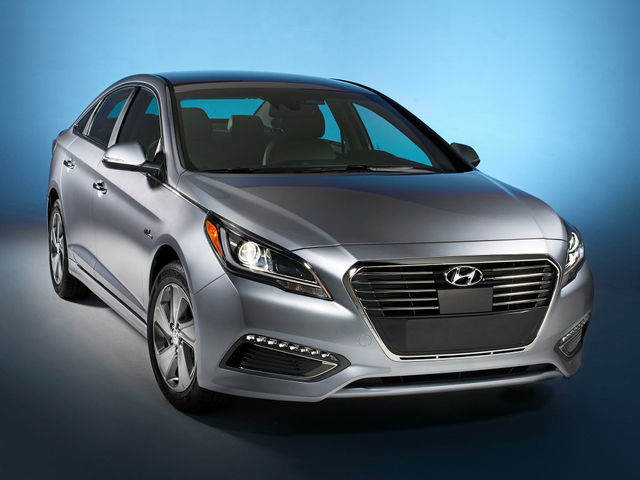 2017 Hyundai Sonata Plug-In Hybrid - Specs, Prices, MPG, Range, Reviews ...