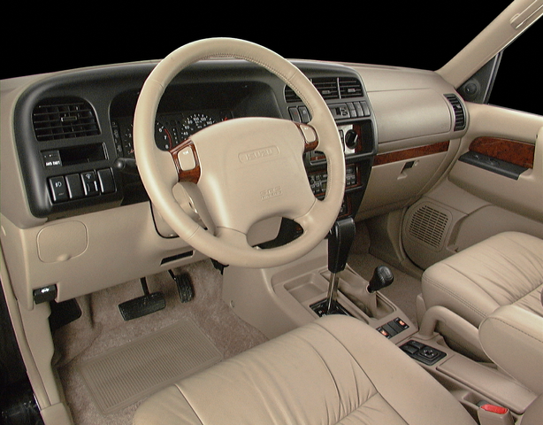 2000 isuzu trooper interior