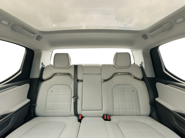 2025 Rivian R1T