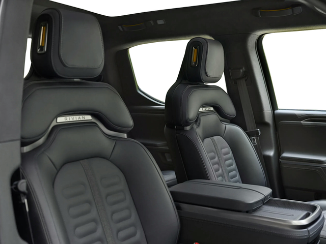 2025 Rivian R1T