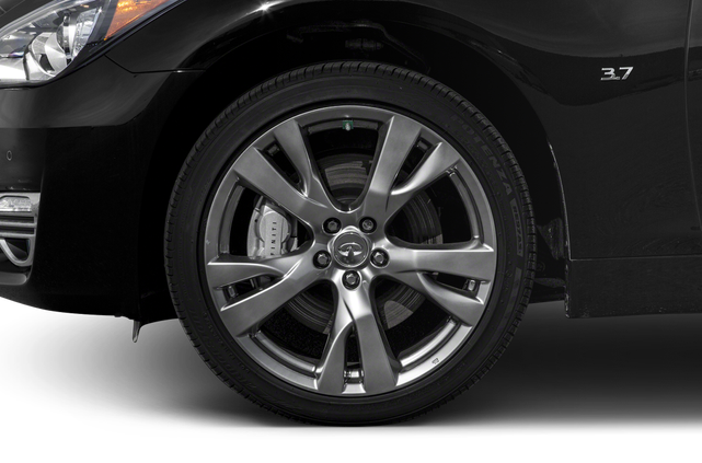 2017 INFINITI Q70
