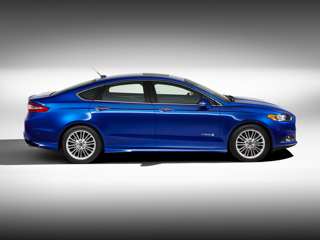 2016 Ford Fusion Hybrid - Specs, Prices, MPG, Reviews & Photos | Cars.com