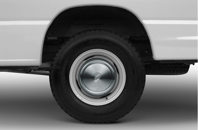 2001 Ford E150