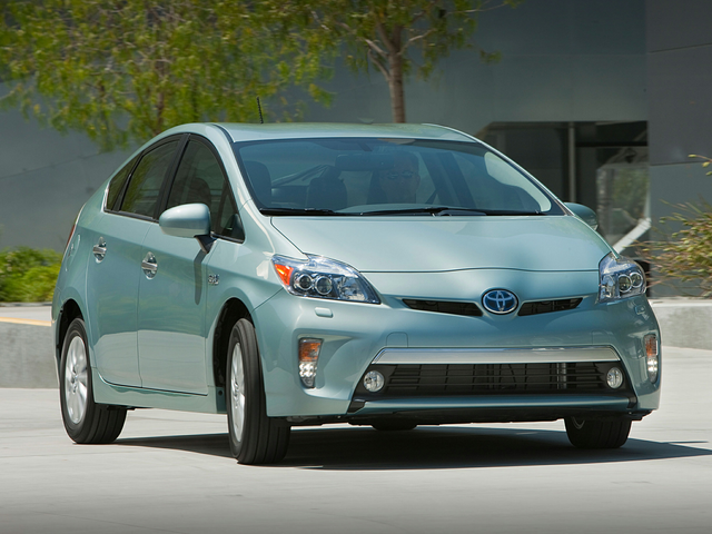 2015 Toyota Prius Plug-in - Specs, Prices, MPG, Range, Reviews & Photos ...