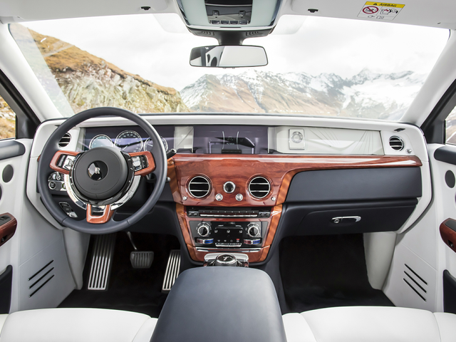 2023 Rolls-Royce Phantom