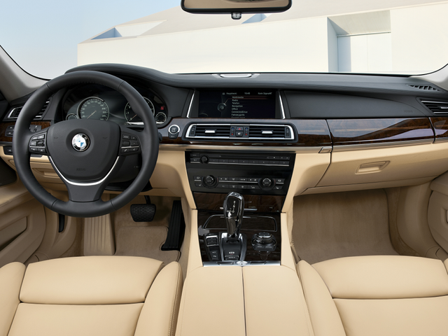 2013 BMW 750