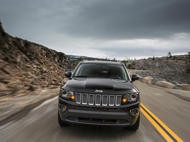 2016 Jeep Compass Specs, Price, MPG & Reviews