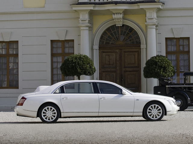 2010 Maybach Landaulet