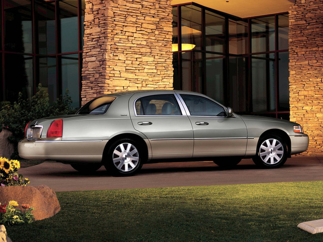 lincoln town car 2006