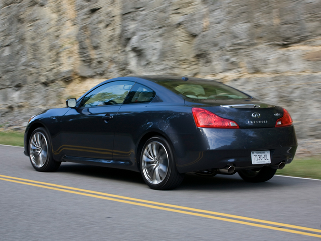 2011 INFINITI G37