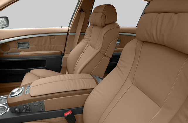 2002 BMW 745