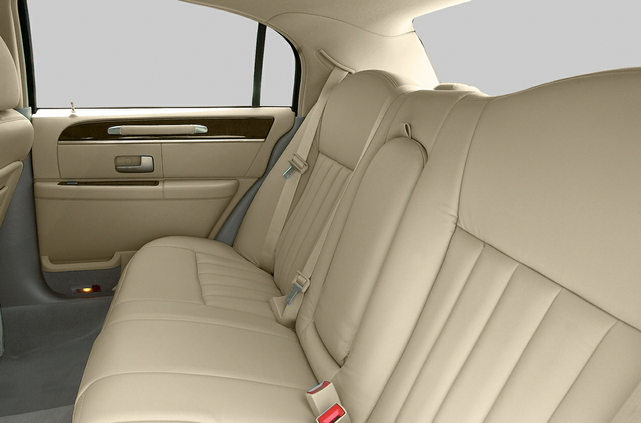 2003 Lincoln Town Car