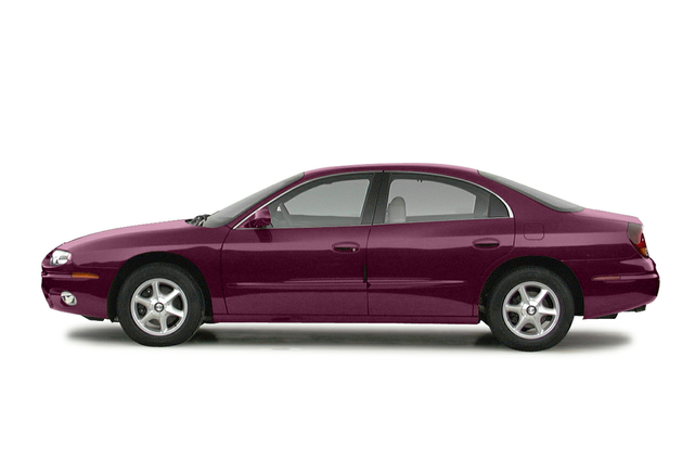 2003 Oldsmobile Aurora Specs, Price, MPG & Reviews | Cars.com