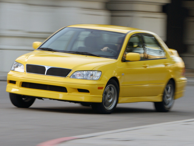 Mitsubishi lancer 2003 года