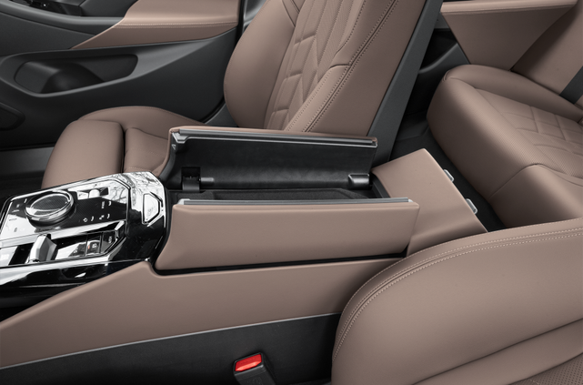 2026 BMW 550e