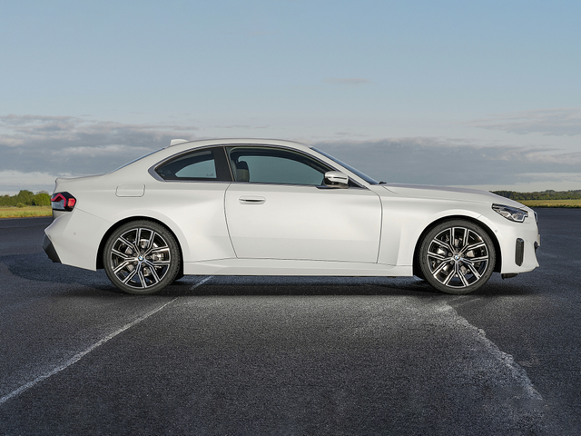 2023 BMW 230