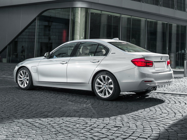 2016 BMW 330e