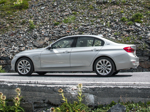 2016 BMW 330e