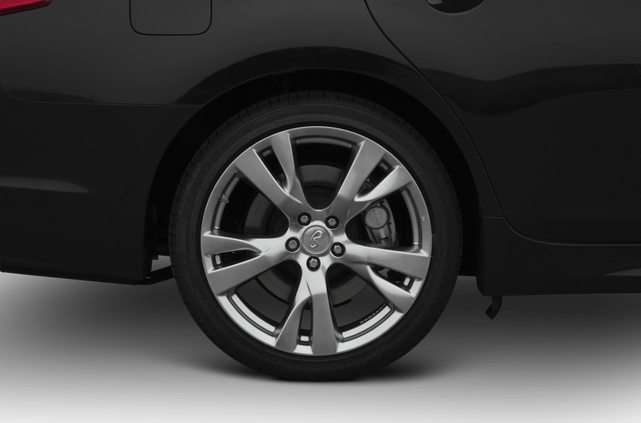 2011 INFINITI M56