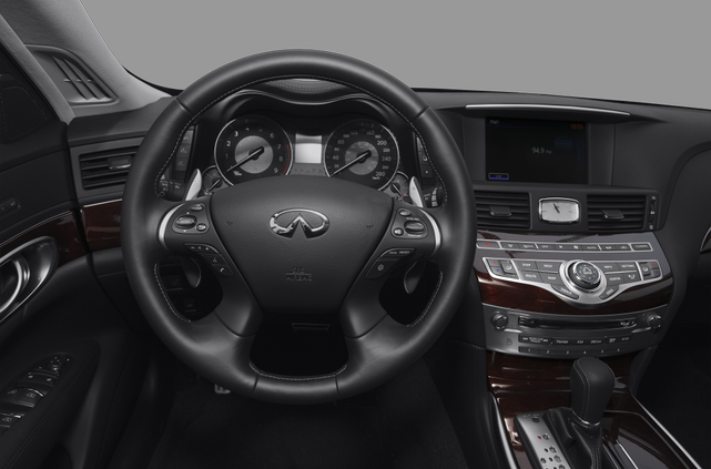 2011 INFINITI M56