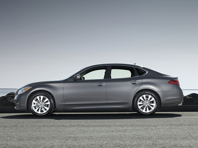 2011 INFINITI M56