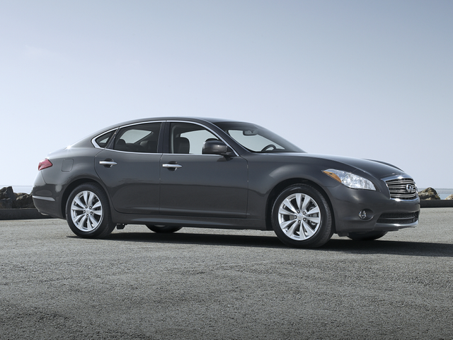 2011 INFINITI M56