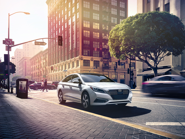 2017 Hyundai SONATA Hybrid