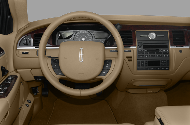 2010 Lincoln Town Car