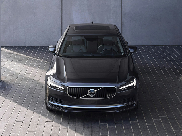 2022 Volvo S90 Recharge Plug-In Hybrid